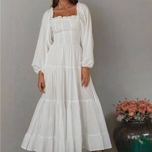 Chic White tiered linen midi Dress